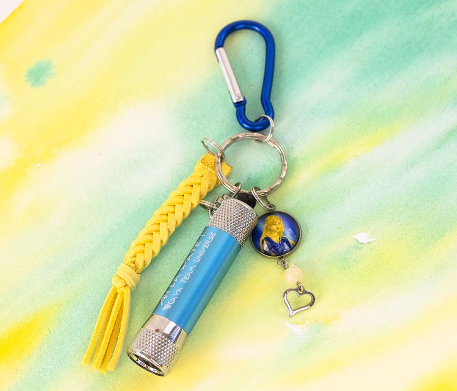 Charme de sac, porte-clé, lampe de poche – Image 17